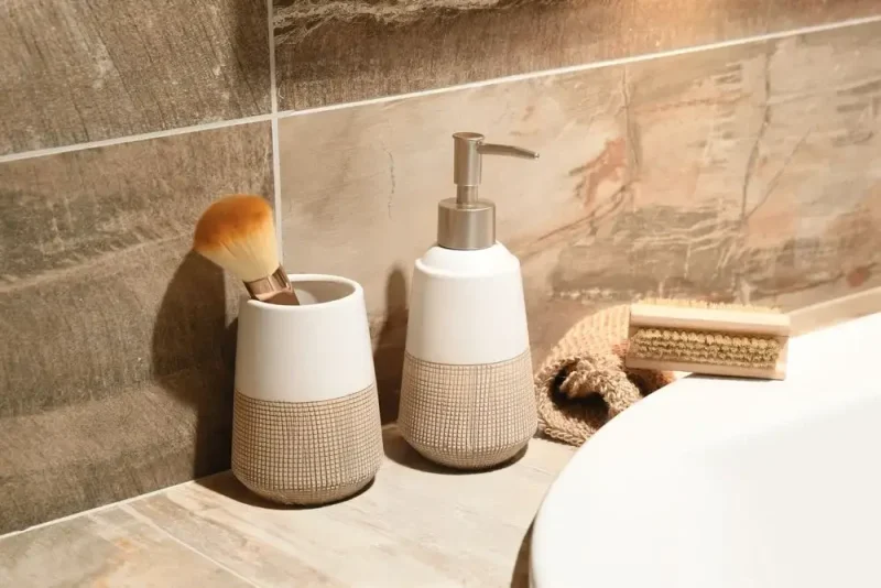Dispenser săpun cu pompă, ceramică, Isana, AWD02191438, AWD Interiors, 465 ml