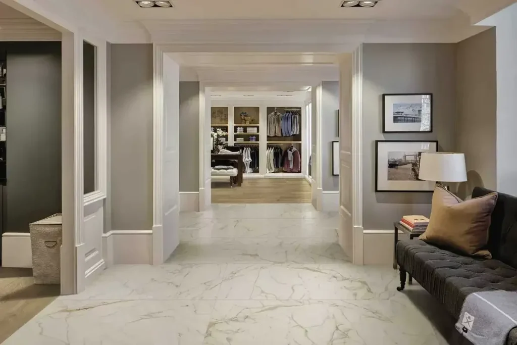 Tendințe 2025 în Gresie cu Aspect de Marmură - Ce Se Poartă în Design-ul Interior Tendințe 2025 în Gresie cu Aspect de Marmură - Ce Se Poartă în Design-ul Interior