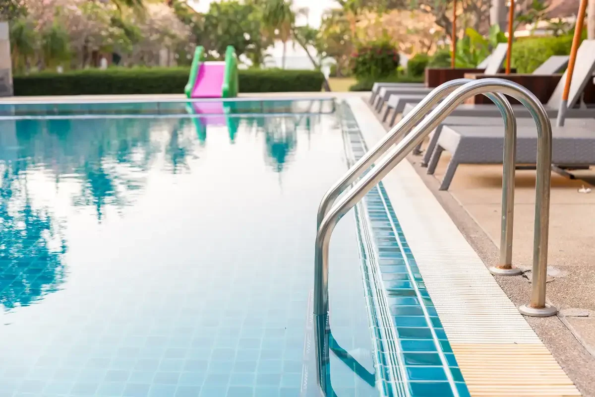 5 Lucruri Esențiale de Știut Înainte de a Construi Piscina Ta