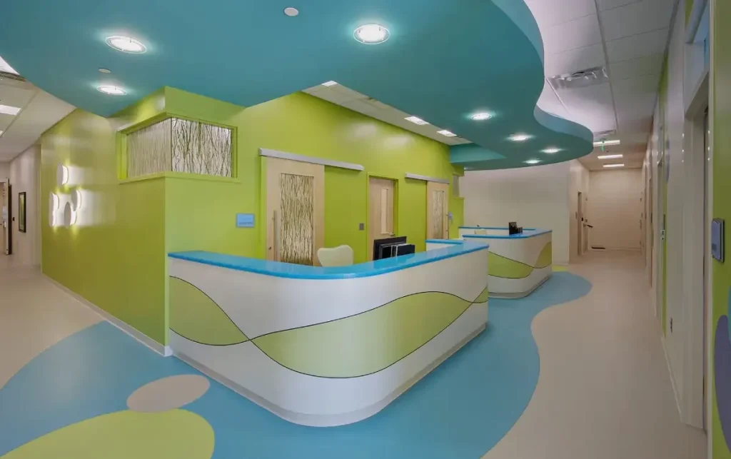 Psihologia culorilor în spațiile medicale: Cum alegerea tapetului PVC transformă experiența pacienților Psihologia culorilor în spațiile medicale: Cum alegerea tapetului PVC transformă experiența pacienților