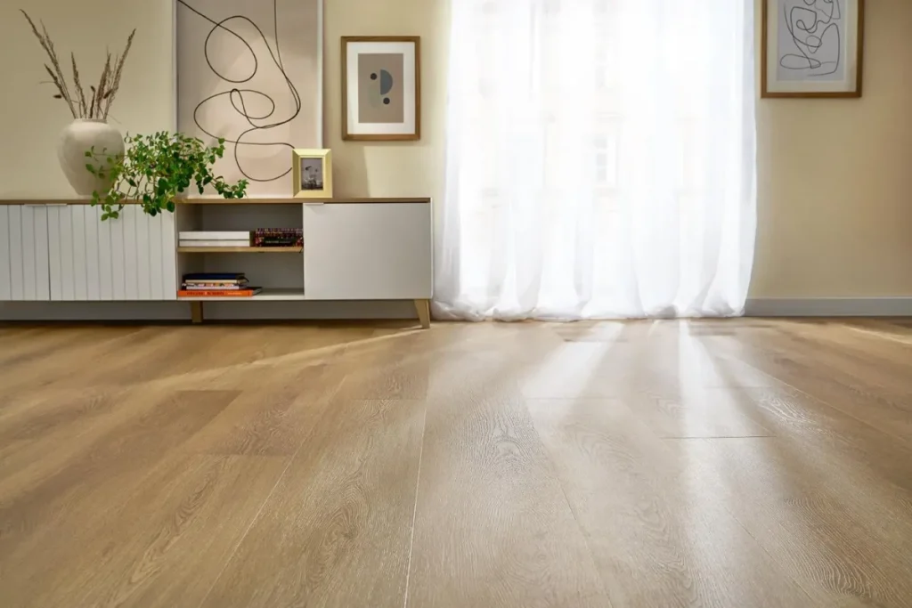 Parchetul SPC vs. laminat - Care e mai bun? Parchetul SPC vs. laminat - Care e mai bun?