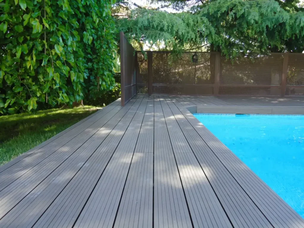 Deck WPC compozit pentru terase: combinația intre durabilitate și estetică pentru spațiul tău exterior Deck WPC compozit pentru terase: combinația intre durabilitate și estetică pentru spațiul tău exterior