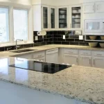 Tipuri de granit pentru bucătării moderne: Alegerea blatului perfect pentru casa ta