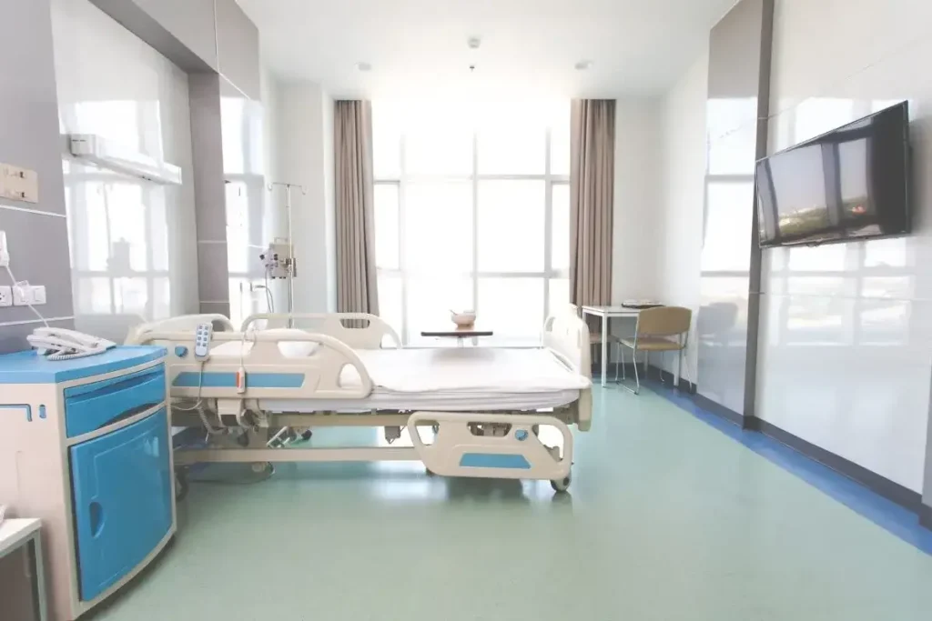 De ce se montează covor PVC și tapet antibacterian în spitale De ce se montează covor PVC și tapet antibacterian în spitale