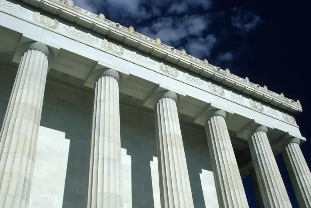 Stiluri de capiteluri: Doric, Ionic și Corintic | Cele trei stiluri clasice de capiteluri pentru coloane și diferențele dintre acestea Stiluri de capiteluri: Doric, Ionic și Corintic | Cele trei stiluri clasice de capiteluri pentru coloane și diferențele dintre acestea