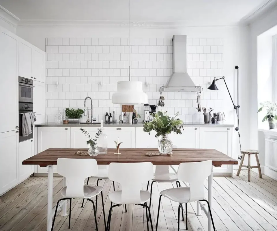 Bucătăriile în Stil Nordic: Echilibrul Perfect între Funcționalitate și Estetică Bucătăriile în Stil Nordic: Echilibrul Perfect între Funcționalitate și Estetică