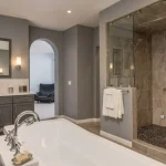 4 Tipuri de Placaje pentru o Schimbare Completă a Băii Tale