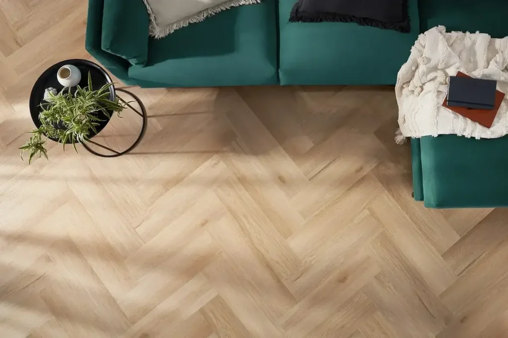 Tendințe în Design cu Parchet Herringbone: Eleganța Clasică în Decorul Modern Tendințe în Design cu Parchet Herringbone: Eleganța Clasică în Decorul Modern