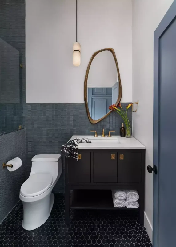 4 Sfaturi de Designeri pentru a Valorifica Optim o Baie Mică 4 Sfaturi de Designeri pentru a Valorifica Optim o Baie Mică