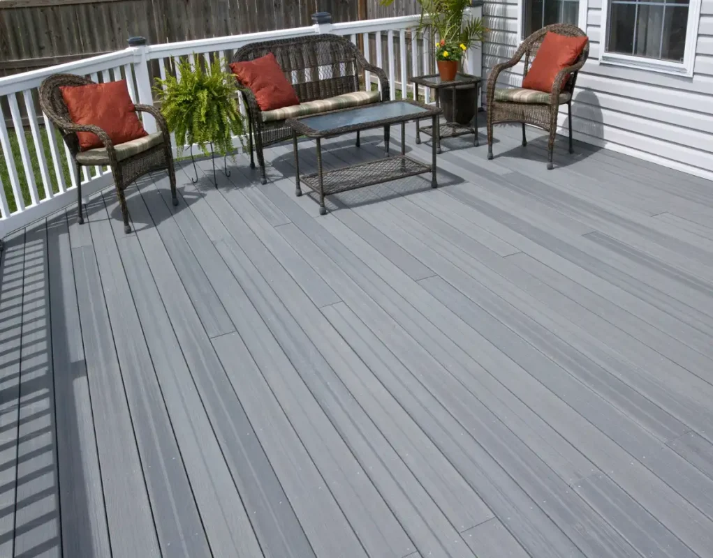 5 Tipuri de Deck pentru Terasă: Ghid pentru Alegerea Perfectă 5 Tipuri de Deck pentru Terasă: Ghid pentru Alegerea Perfectă