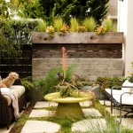 4 Idei Creative pentru Decorarea unei Grădini Mici