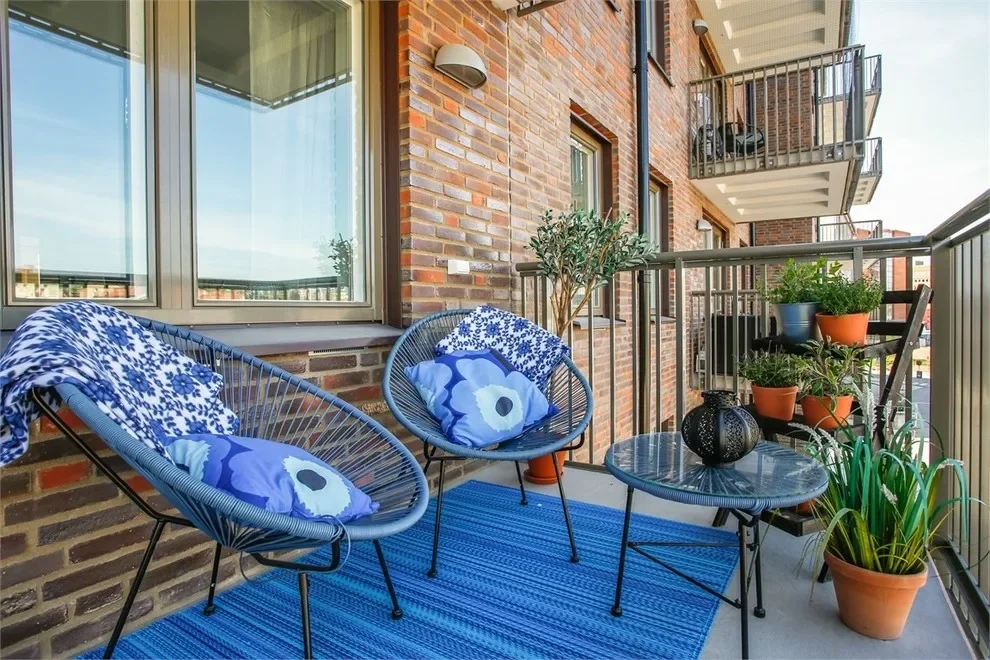 Transformă balconul într-o oază de relaxare mediteraneană Transformă balconul într-o oază de relaxare mediteraneană