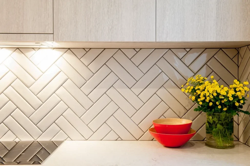 Plăci Ceramice Herringbone - Cum Să Transformi Băia cu Acest Trend Spectaculos Plăci Ceramice Herringbone - Cum Să Transformi Băia cu Acest Trend Spectaculos