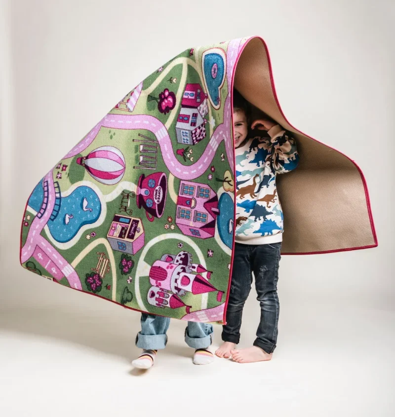Covor de joacă copii, parc de distracții, Rebel Roads Fairground Life, 95 x 200 cm