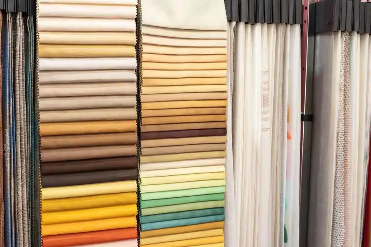 Tipuri de Materiale pentru Perdele și Draperii: Voal, Catifea, Blackout și Altele - Ghid 2025 Tipuri de Materiale pentru Perdele și Draperii: Voal, Catifea, Blackout și Altele - Ghid 2025