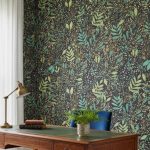 Tapet vinil negru cu frunziș multicolor pe fond negru, Green Life Joy Caselio, 54 cm x 10.05 m