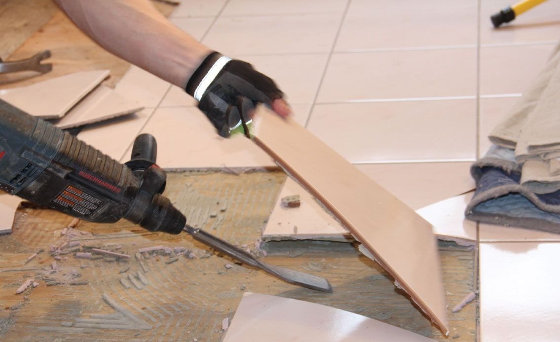 Înlocuirea Gresiei Sparte: Ghid DIY în 7 Pași Simpli Înlocuirea Gresiei Sparte: Ghid DIY în 7 Pași Simpli