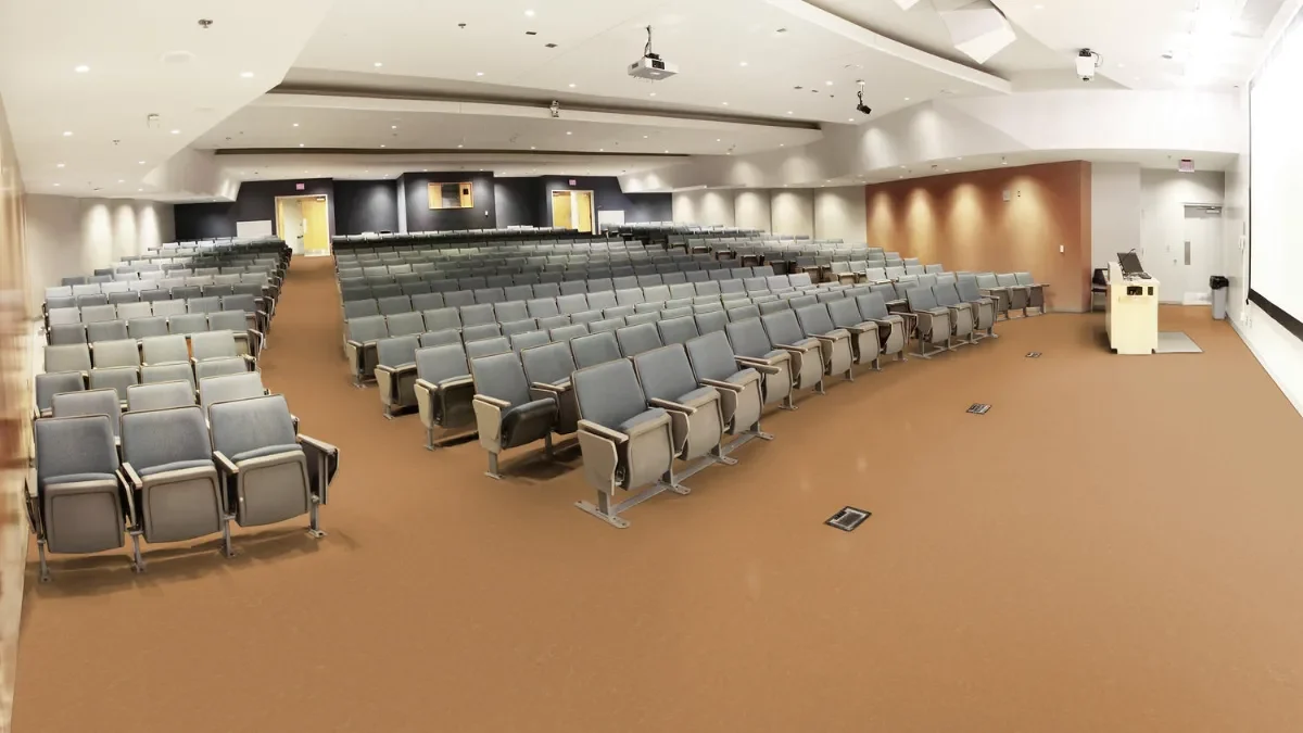 Poliuretan sau PVC: Care Este Cea Mai Sigură Pardoseală pentru Școli și Grădinițe în 2025?